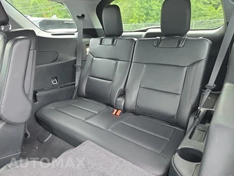 2023 Ford Explorer XLT - miniatura 17