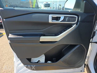 2023 Ford Explorer XLT - miniatura 9