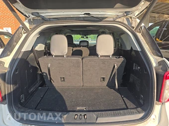 2023 Ford Explorer XLT - miniatura 11