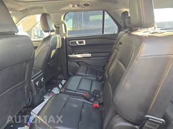 2023 Ford Explorer XLT - miniatura 9