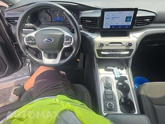 2023 Ford Explorer XLT - miniatura 10