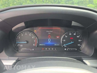 2023 Ford Explorer XLT - miniatura 9