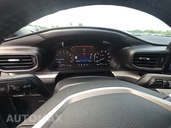 2023 Ford Explorer XLT - miniatura 8
