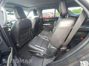 2023 Ford Explorer XLT - miniatura 9