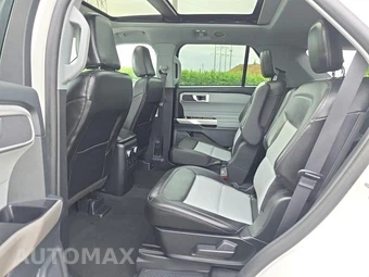 2023 Ford Explorer XLT - miniatura 16