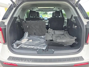 2023 Ford Explorer XLT - miniatura 20