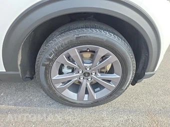 2023 Ford Explorer XLT - miniatura 9