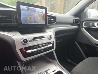 2023 Ford Explorer XLT - miniatura 10