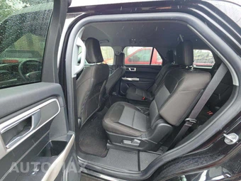2023 Ford Explorer XLT - miniatura 13