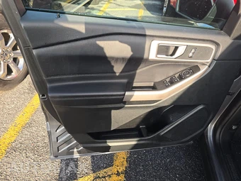 2023 Ford Explorer XLT - miniatura 30