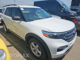 2023 Ford Explorer XLT - miniatura 3