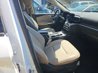 2023 Ford Explorer XLT - miniatura 8