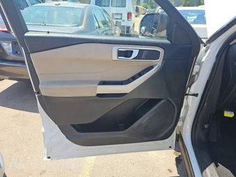 2023 Ford Explorer XLT - miniatura 9