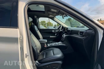 2023 Ford Explorer XLT - miniatura 10