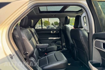 2023 Ford Explorer XLT - miniatura 13