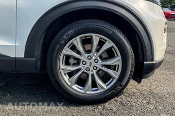 2023 Ford Explorer XLT - miniatura 9