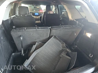 2023 Ford Explorer XLT - miniatura 17