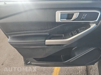 2023 Ford Explorer XLT - miniatura 9