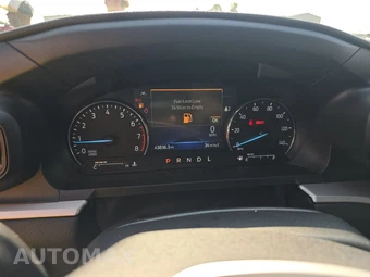 2023 Ford Explorer XLT - miniatura 12