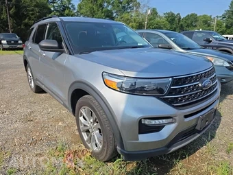 2023 Ford Explorer XLT - miniatura 3