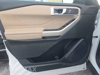 2023 Ford Explorer XLT - miniatura 9