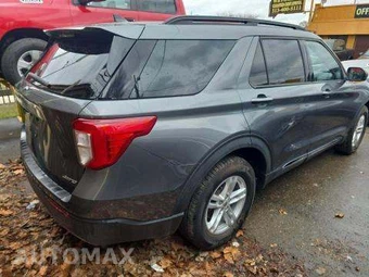 2023 Ford Explorer XLT - miniatura 3