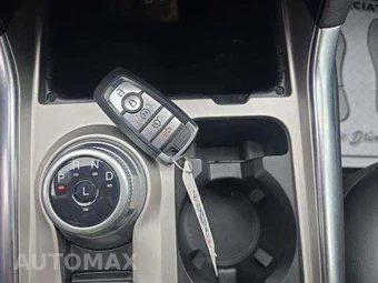 2023 Ford Explorer XLT - miniatura 8