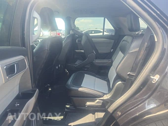 2023 Ford Explorer XLT - miniatura 9