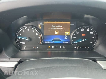 2023 Ford Explorer XLT - miniatura 8