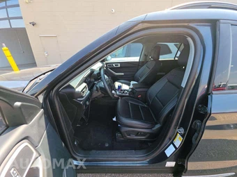2023 Ford Explorer XLT - miniatura 6