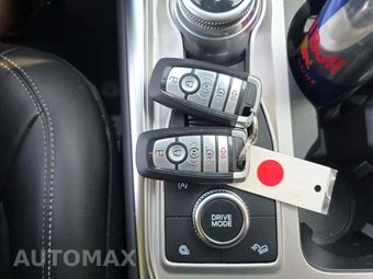 2023 Ford Explorer XLT - miniatura 8