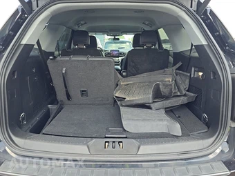 2023 Ford Explorer XLT - miniatura 17