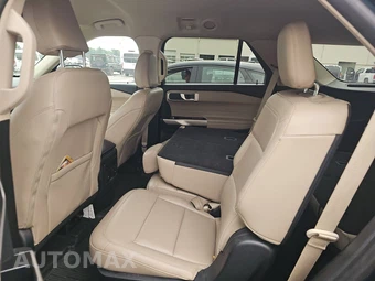 2023 Ford Explorer XLT - miniatura 9