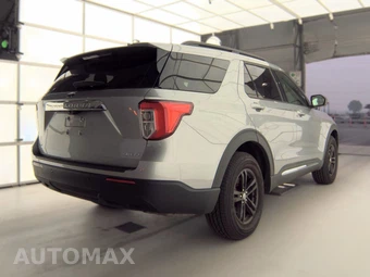 2023 Ford Explorer XLT - miniatura 4