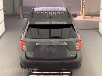 2023 Ford Explorer XLT - miniatura 5