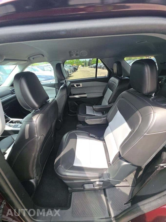 2023 Ford Explorer XLT - miniatura 10