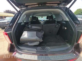 2023 Ford Explorer XLT - miniatura 12