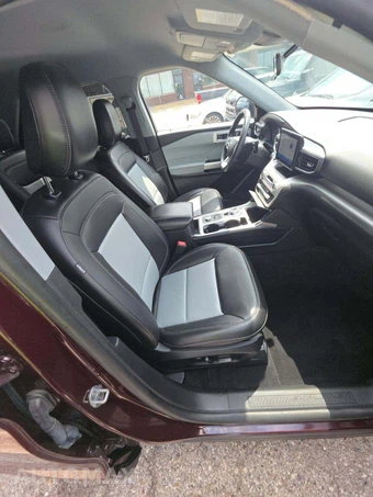 2023 Ford Explorer XLT - miniatura 16