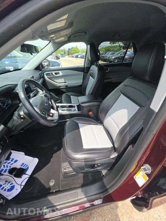 2023 Ford Explorer XLT - miniatura 3