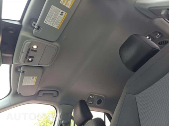 2023 Ford Explorer XLT - miniatura 11