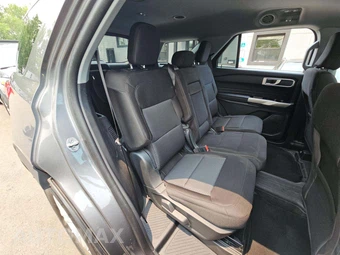 2023 Ford Explorer XLT - miniatura 17