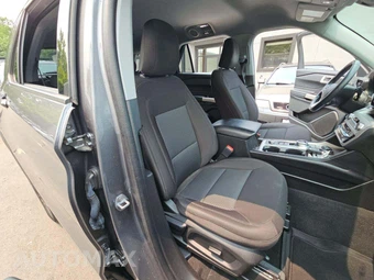 2023 Ford Explorer XLT - miniatura 19