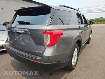 2023 Ford Explorer XLT - miniatura 3