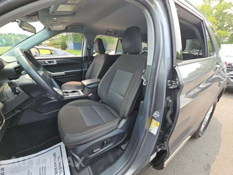 2023 Ford Explorer XLT - miniatura 6