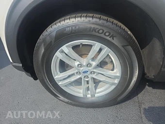 2023 Ford Explorer XLT - miniatura 8