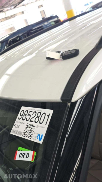 2023 Ford Explorer XLT - miniatura 12