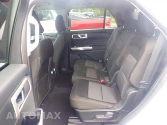2023 Ford Explorer XLT - miniatura 8