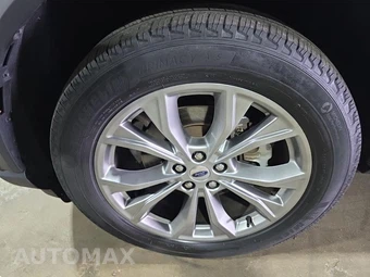 2023 Ford Explorer XLT - miniatura 8