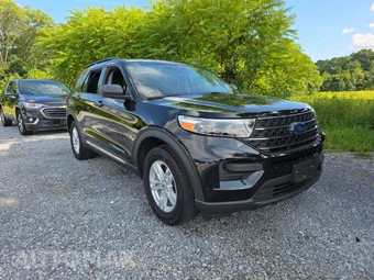 2023 Ford Explorer XLT - miniatura 4