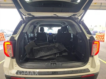 2023 Ford Explorer XLT – miniatura 11